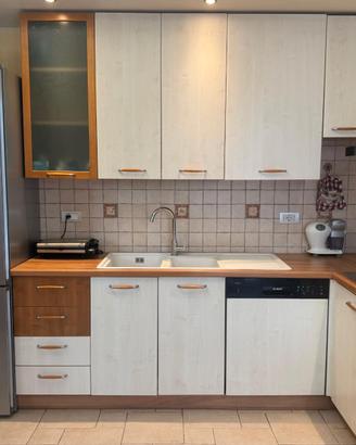 Cucina completa frigo, forno, lavastoviglie, cappa