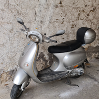 Piaggio vespa et4 150