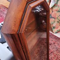 Vetrinetta in legno ripiani in vetro Arte povera