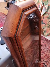 Vetrinetta in legno ripiani in vetro Arte povera