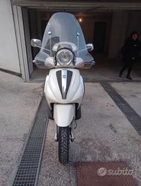 Scooter Beverly 300