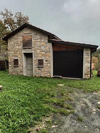Rustico con metato, garage e deposito
