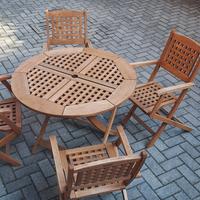 tavolo da giardino con sedie