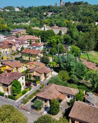 Casa indipendente con terreno - Valeggio sul Mi...