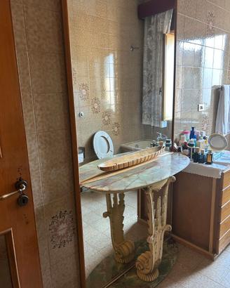 ✨ Specchiera bagno con piano in marmo – 220x100 cm