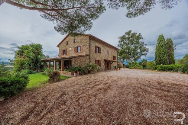 Proprietà agricola in una posizione pan