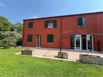 Villa a Ferrara