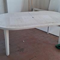 tavolo e sedie da esterno 