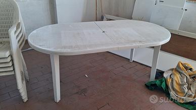 tavolo e sedie da esterno 
