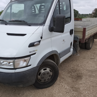 Iveco Daily 35/12 con gru