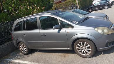 Auto Opel Zafira 1800