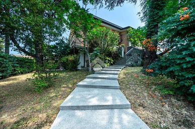 VILLA SINGOLA A CAMPAGNOLA EMILIA