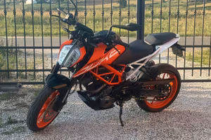 KTM Duke 390 - 11.750 km - Condizioni  maniacali