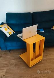 Tavolino giallo da divano