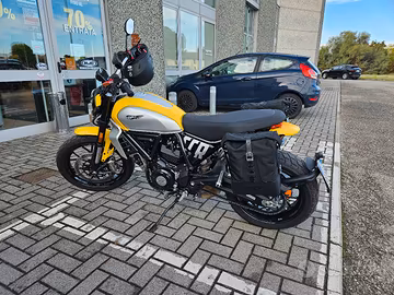 Ducati Scambler Icon 800 gialla  +  accessori