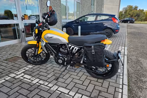 Ducati Scambler Icon 800 gialla  +  accessori