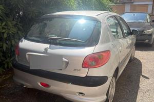 600€  Peugeot 2AMFXF a benzina,2003