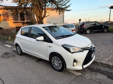 Toyota Yaris 1.5 Hybrid 5 porte Cool