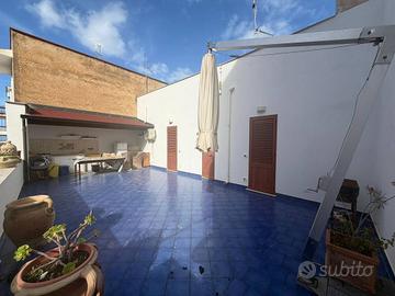 TERRASINI CASA CON TERRAZZA VISTA MARE 170 MQ