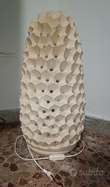 Lampada da terra a nido d'ape