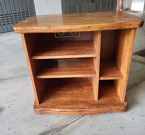 Mobile /scaffalatura bassa  in legno chiaro