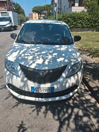 lancia Ypsilon col.bianco dicembre 2020