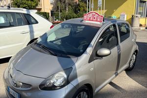 Toyota Aygo 1.0 12V VVT-i 5 porte Sol