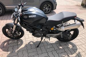 Ducati Monster 696