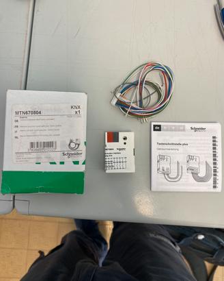 Interfaccia  KNX 4 canali Schneider MTN670804