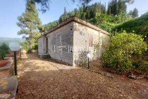 VILLA CON TERRENO ANNESSO A MONFORTE SAN GIORGIO.