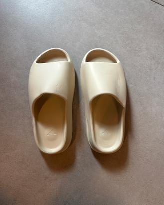 yeezy slides - adidas