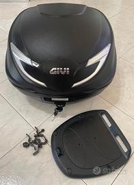 Bauletto Universale per moto e scooter GIVI B39NT