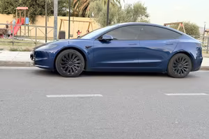 Tesla MODEL 3 PREMIUM