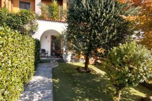 Bareggio centro villetta a schiera