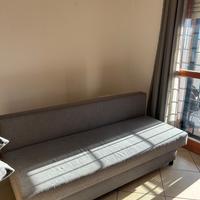 Divano letto e contenitore Ikea grigio