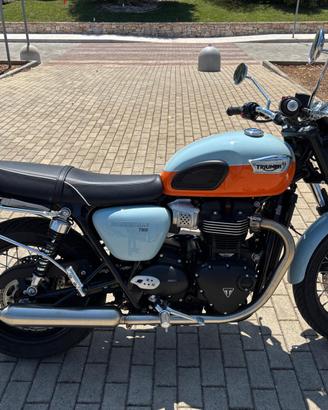 Triumph Bonneville T100 MY23 – M. Blue/Tangerine