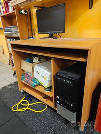 Scrivania porta PC