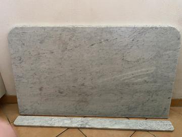Lastra di marmo di Carrara con alzatina