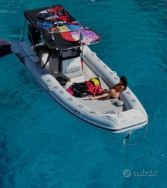 Gommone 8m immatricolato no motori