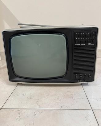 Televisore vintage Grundig P 1223 / 16