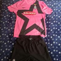 Completo maglia pantaloncini Juventus 2011/2012