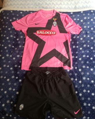 Completo maglia pantaloncini Juventus 2011/2012