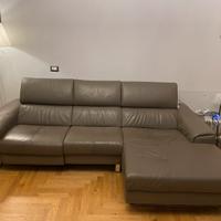 Divano poltrone&sofà in pelle grigia