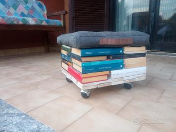 POUF LIBRI CON RUOTE