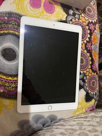 iPad 128 gb 6th generation wi-fi