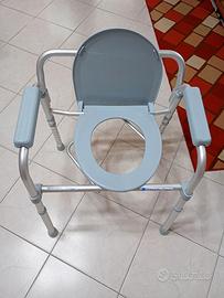 Comoda WC per anziani e disabili.