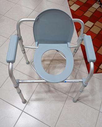 Comoda WC per anziani e disabili.