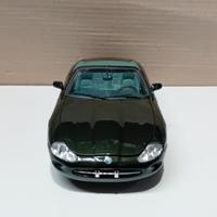 Modellino auto 1/18 Maisto