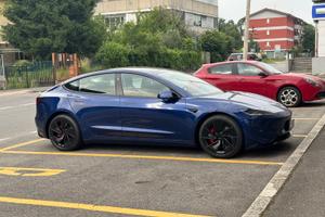TESLA 3 HIGHLAND PERFORMANCE
