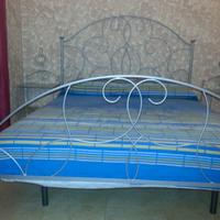 letto e comodini in ferro 